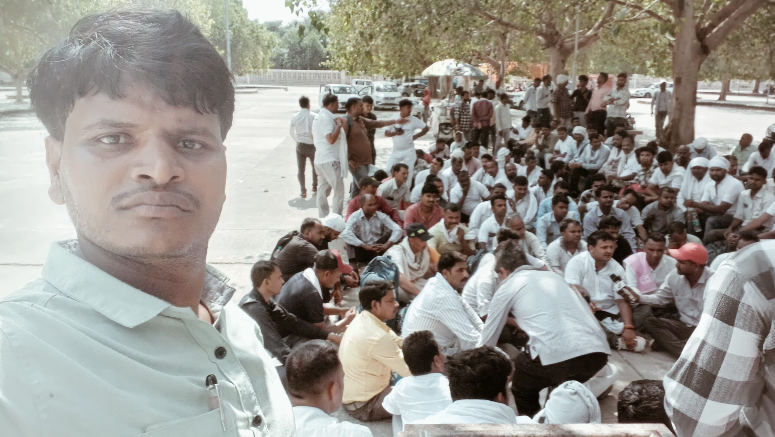 पशु मित्रों को दिया जाए निश्चित मानदेय.. पशुपालन मंत्री आवास का घेराव !